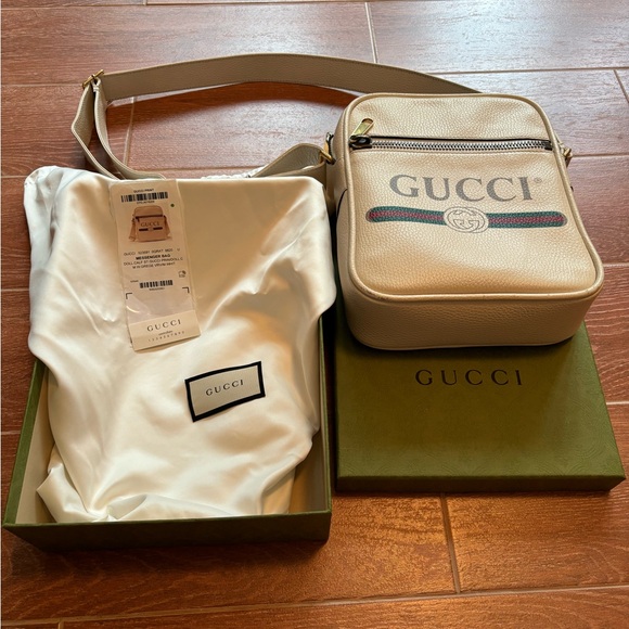 Gucci Off White Logo Print Leather Vertical Messenger Bag Small. - Picture 7 of 14